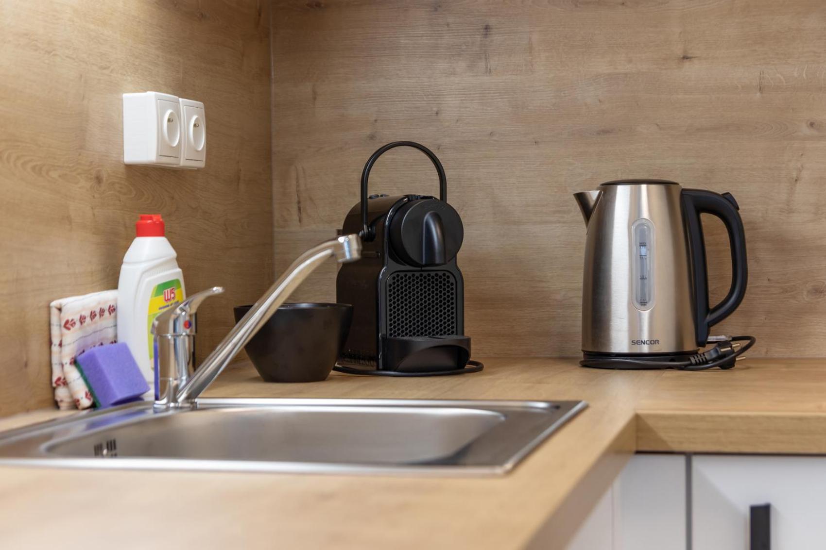 Smart With Ultra Fast 1gbps Wifi And Air Conditioning Appartamento Praga